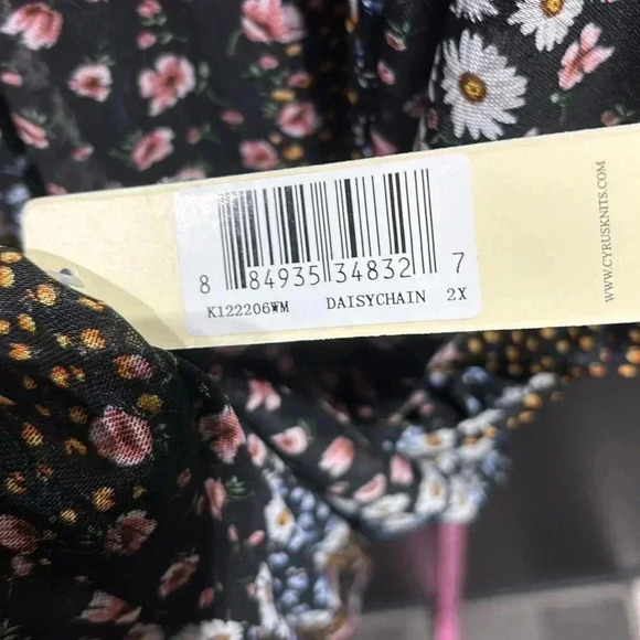 Cyrus Kimono,Duster,coverup,lightweight sheer Daisy pattern, multiwear - Picture 9 of 11